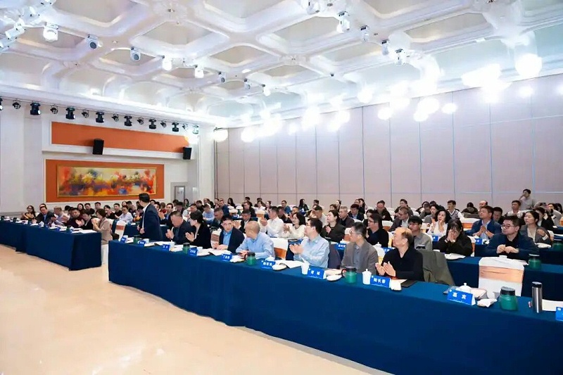 依斯倍受邀出席蘇州市科技裝備商會換屆大會，榮膺理事單位開啟新征程2